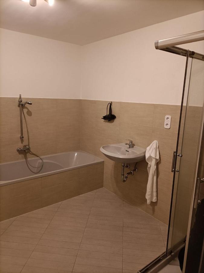 Krefeld House - 20 Min To Dus Airport & Messeアパートメント エクステリア 写真
